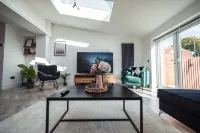 Exquisite 6 Bedroom Luxury Home Manchester