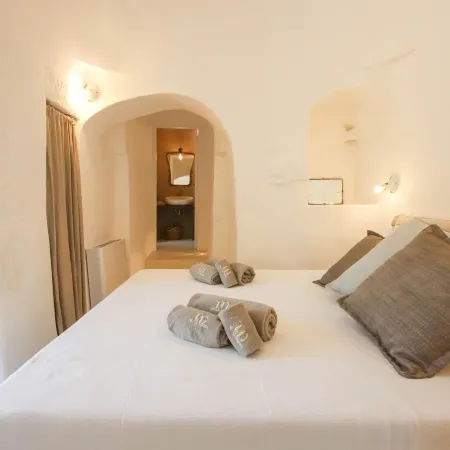 TD Lamiamola Stylish Trulli Lamie with Pool