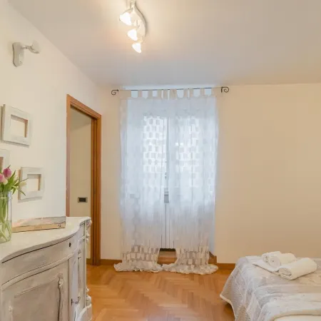 Volta Apartment in Como