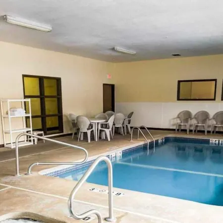 Quality Inn & Suites Lenexa Kansas City