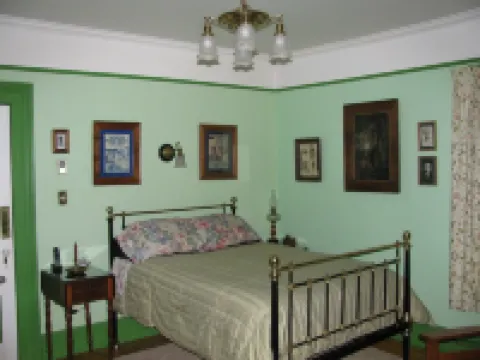 Gower Manor Historical Bed & Breakfast