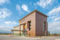 La Quinta Inn & Suites by Wyndham San Marcos Outlet Mall Hotels in San Marcos