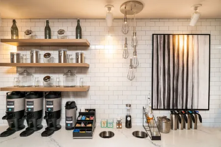 Residence Inn Louisville Old Henry Отели в г. Бакнер