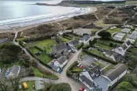 Sea Breeze Apt 2 - 2 Bed - Horton Beach Hotels in Penrice