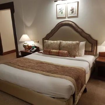 The Palms Town & Country Club - Resort