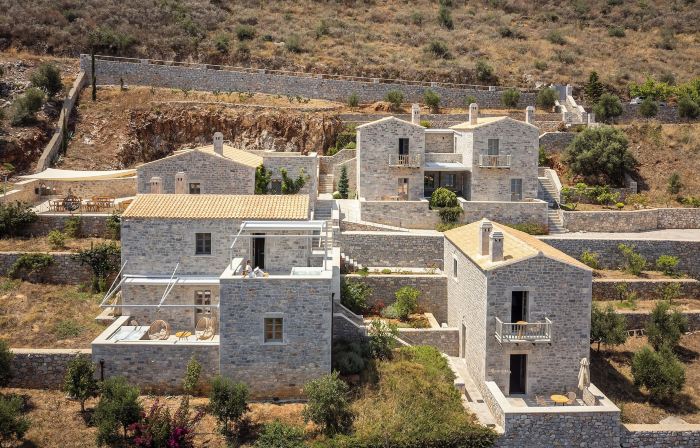Trapela Limeni Luxury Suites