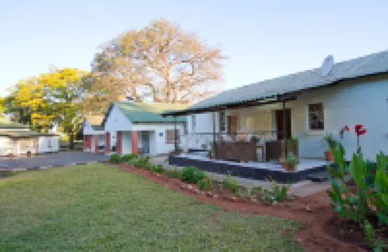 Mose Street Apartments Hotels in 