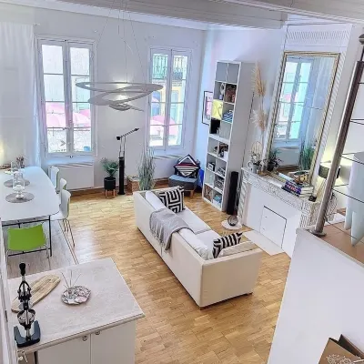 "DesignLoftSophia" vacation apartment in the historic old town of Grasse Hotels in der Nähe von Musée dArt et dHistoire de Provence