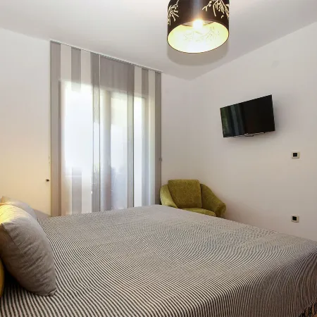 Apartment 1868