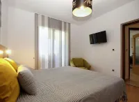 Apartment 1868
