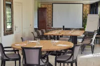 Auberge du Port Hotels in Sedan