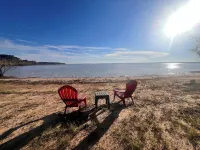 Cozy fisherman cabin step from Lake Sam Rayburn