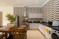 Royale Suites by Arc Royal Luxury Apts Các khách sạn ở Đảo Mahe