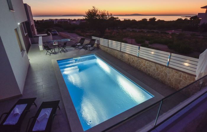 Funtastic C Apartment with Pool and Terrace