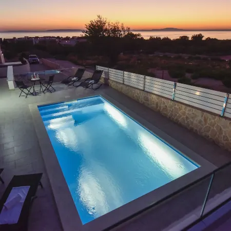 Funtastic C Apartment with Pool and Terrace