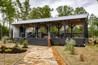 Forest View and Firepit Escape - Charming Cozy Retreat Hotels in Stewart County