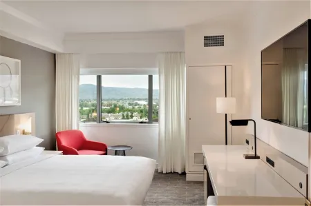 Delta Hotels by Marriott Kamloops Отели рядом с достопримечательностью «Библиотека Камлупс Лайбрари, Томпсон-Никола Риджинал»