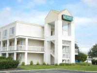 Quality Inn Hotels in Springfield Township