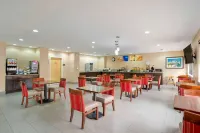 Comfort Suites Fultondale I-65 Near I-22 Отели в г. Фултондейл