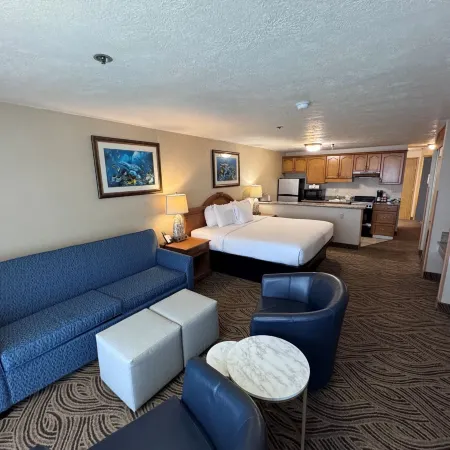 Promenade Inn & Suites Oceanfront