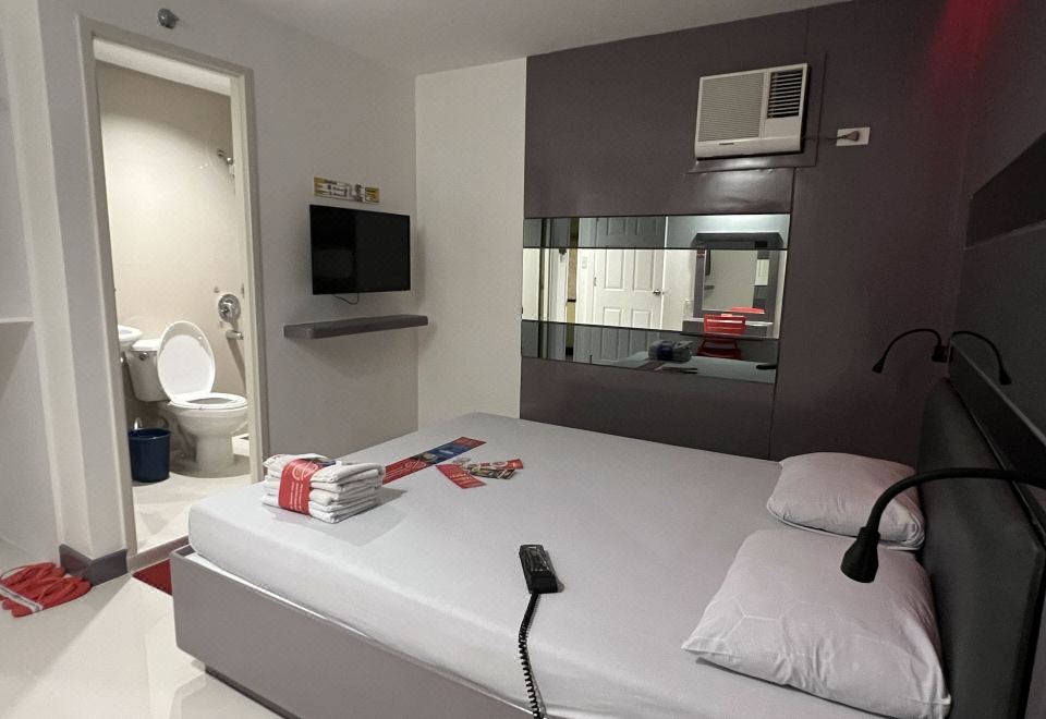 Hotel Sogo - Edsa Trinoma 외관 야경