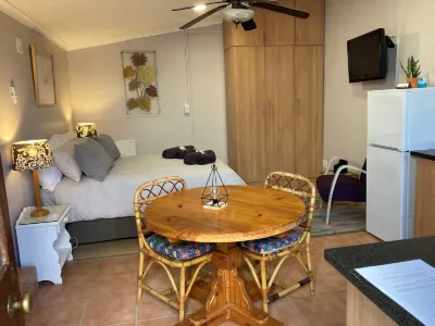 高街住宿 DURBANVILLE HILLS農莊附近的飯店