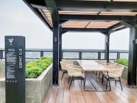 Japanese Cozy Style Studio at Bintaro Embarcadero Apartment Hotel a Pondok Aren