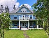 Laurel River Club Bed & Breakfast or Lrcbnb