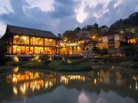 Onsen at Moncham Hotels in der Nähe von Mae-Sa-Wasserfall