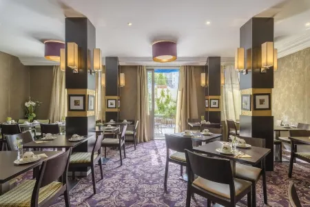 Hôtel le Versailles Отели в г. Ле Шене-Рокенкур