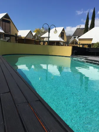 Bucklands Beach Waterfront Motel Отели рядом с достопримечательностью «Колледж Маклинс»