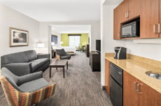 ホリデイ イン エクスプレス & スイーツ ウィルミントン-ニューアーク by IHG