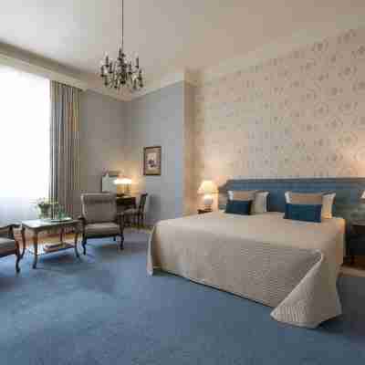 Grand Hotel Rooms