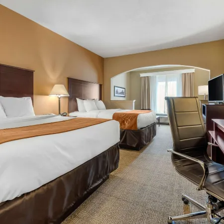 Comfort Suites Near Route 66