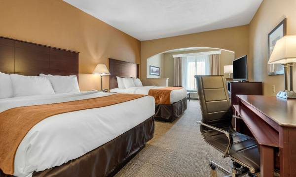Comfort Suites Near Route 66