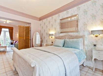 Bowness Bay Suites