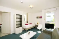Séjours & Affaires la Rochelle les Minimes - Kitchens