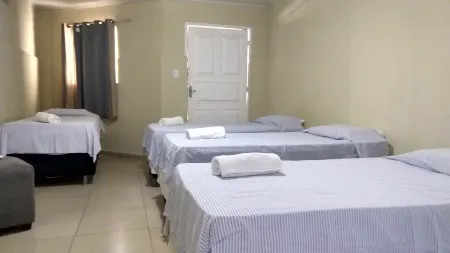 阿拉卡茄快捷酒店