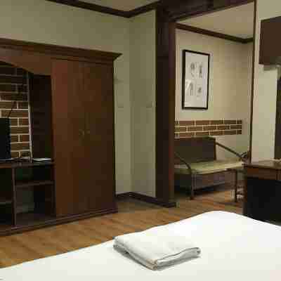 Seinpost Hotel Rooms