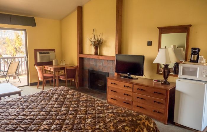 Western Holiday Lodge