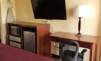 Taylor Village Inn and Suites