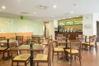 Sleep Inn & Suites Hotels in Ingleside