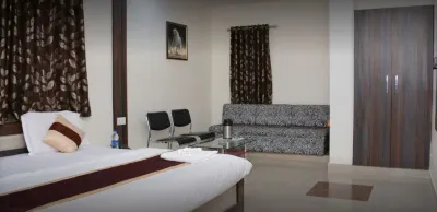 Hotel Sai Palace Hotels near 72 Jinalaya Laxmivallabh Parshvnath Swetamber Jain Mandir Bhinmal