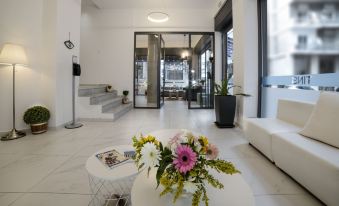 Tins Hotel City - Athens