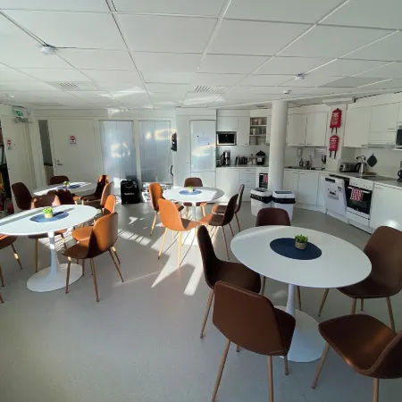 EC-Hostel