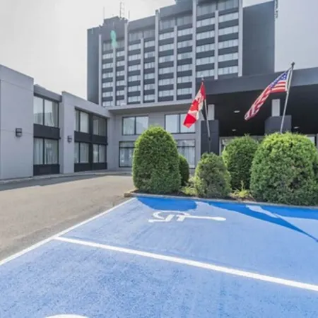 Travelodge by Wyndham Hotel & Convention Centre Quebec City