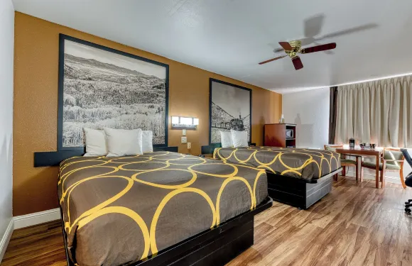 阿拉莫薩速8酒店