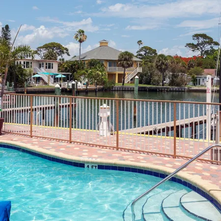 Bayview Plaza Waterfront Resort