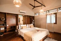 Anahata Retreat Beach Front Resort - Balkoner