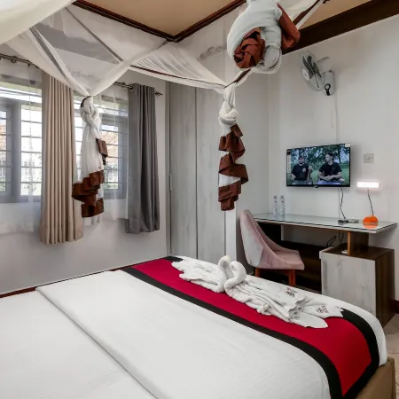Saffron Beach Bistro & Cottages